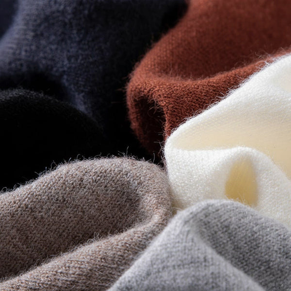 Alessio - V-Neck Sweater in Wool-Cashmere Blend